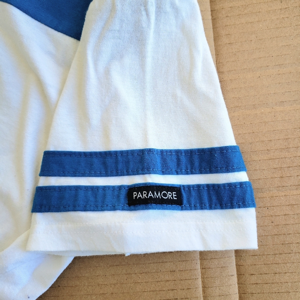 Paramore Monster Band T-Shirt - Picture 5 of 9